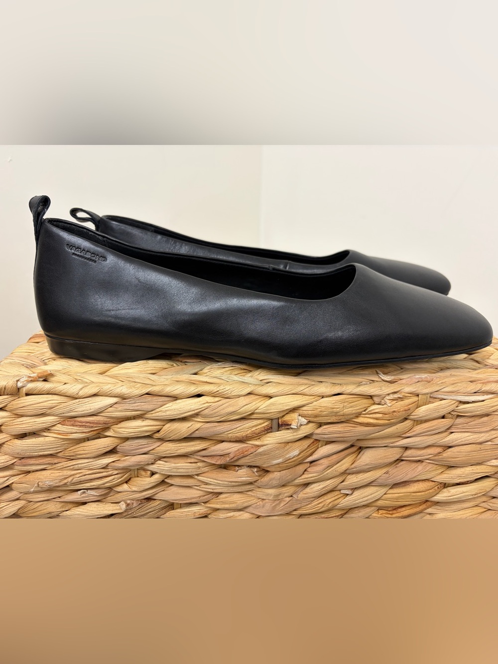 Vagabond Black Leather Pointed Ballet Flats